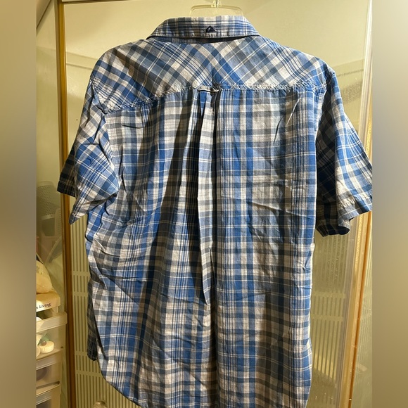 1 Quiksilver button up shirt. - Picture 2 of 3